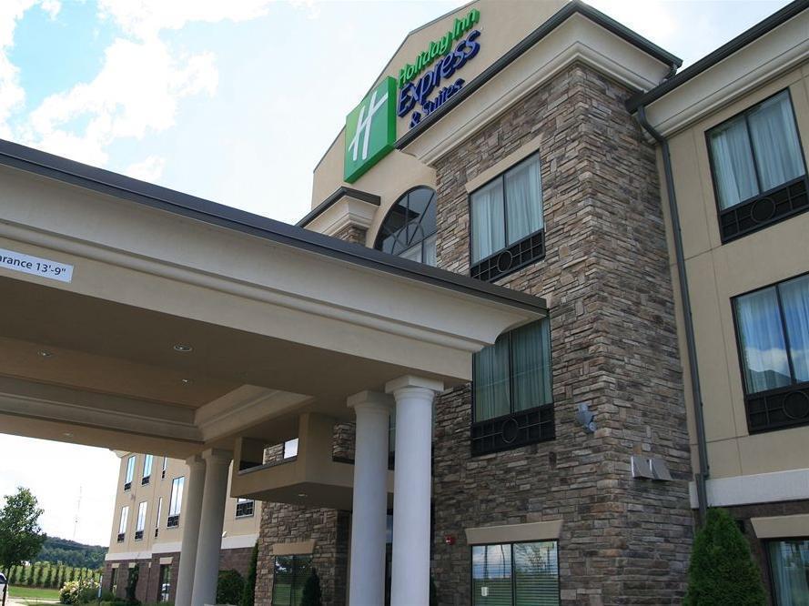 Holiday Inn Express & Suites Youngstown West I 80, An Ihg Hotel Exterior photo