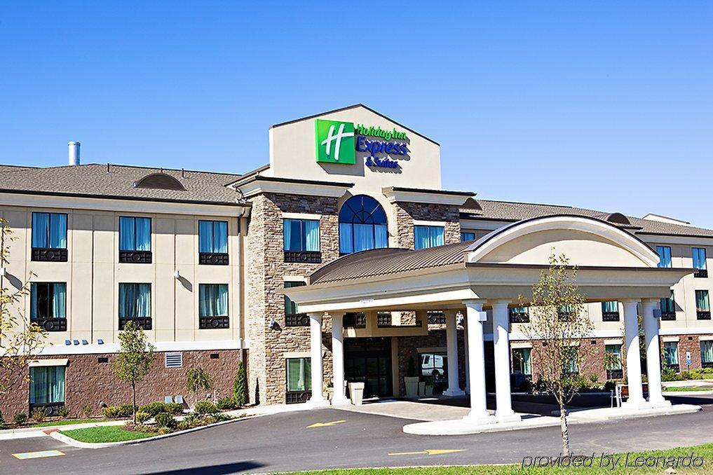 Holiday Inn Express & Suites Youngstown West I 80, An Ihg Hotel Exterior photo