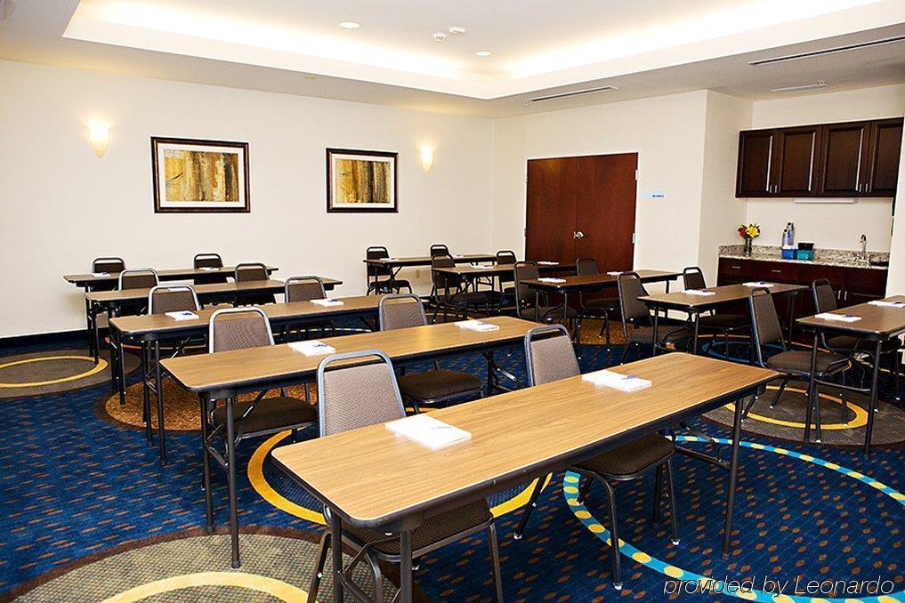 Holiday Inn Express & Suites Youngstown West I 80, An Ihg Hotel Facilities photo
