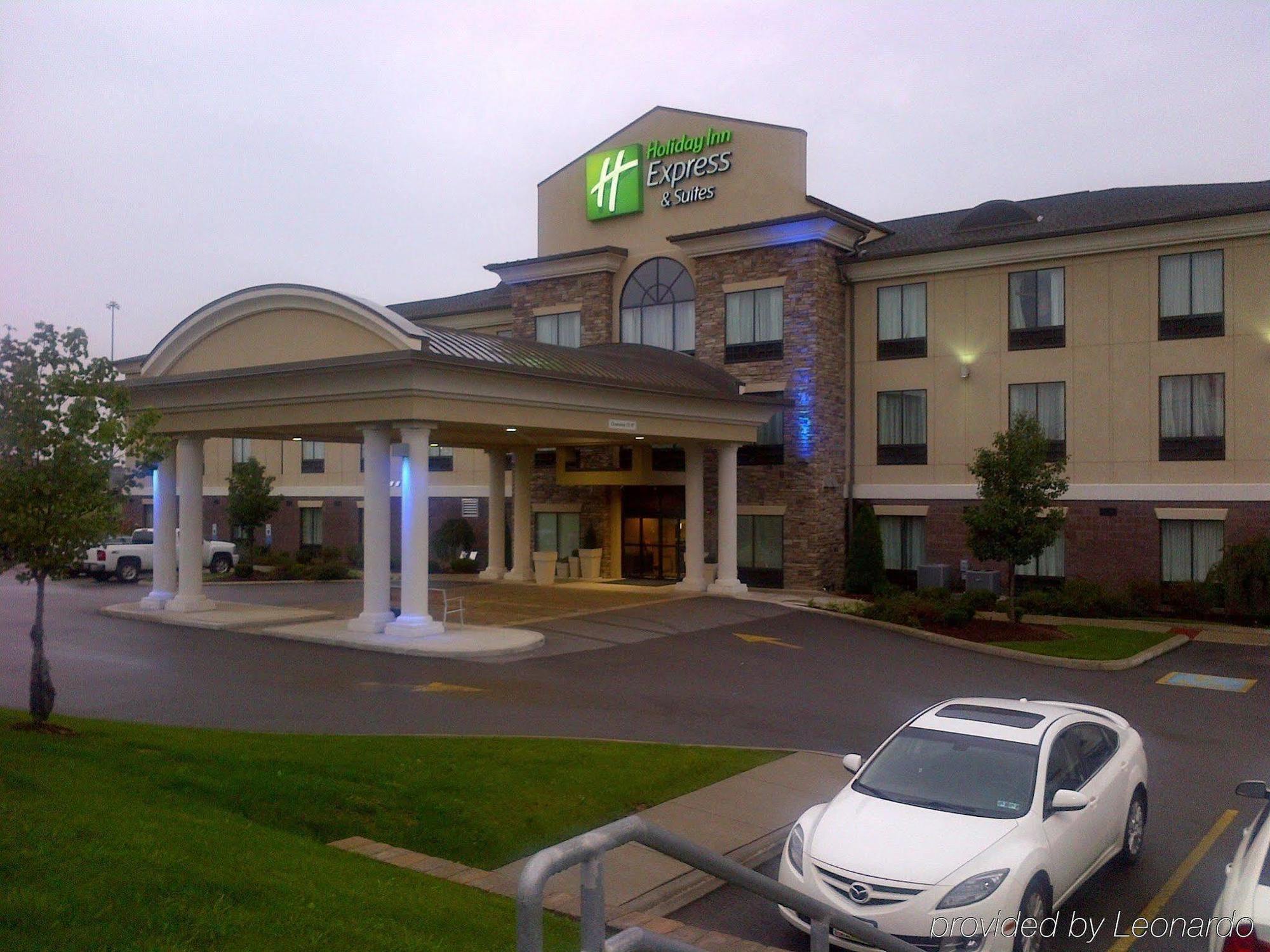 Holiday Inn Express & Suites Youngstown West I 80, An Ihg Hotel Exterior photo